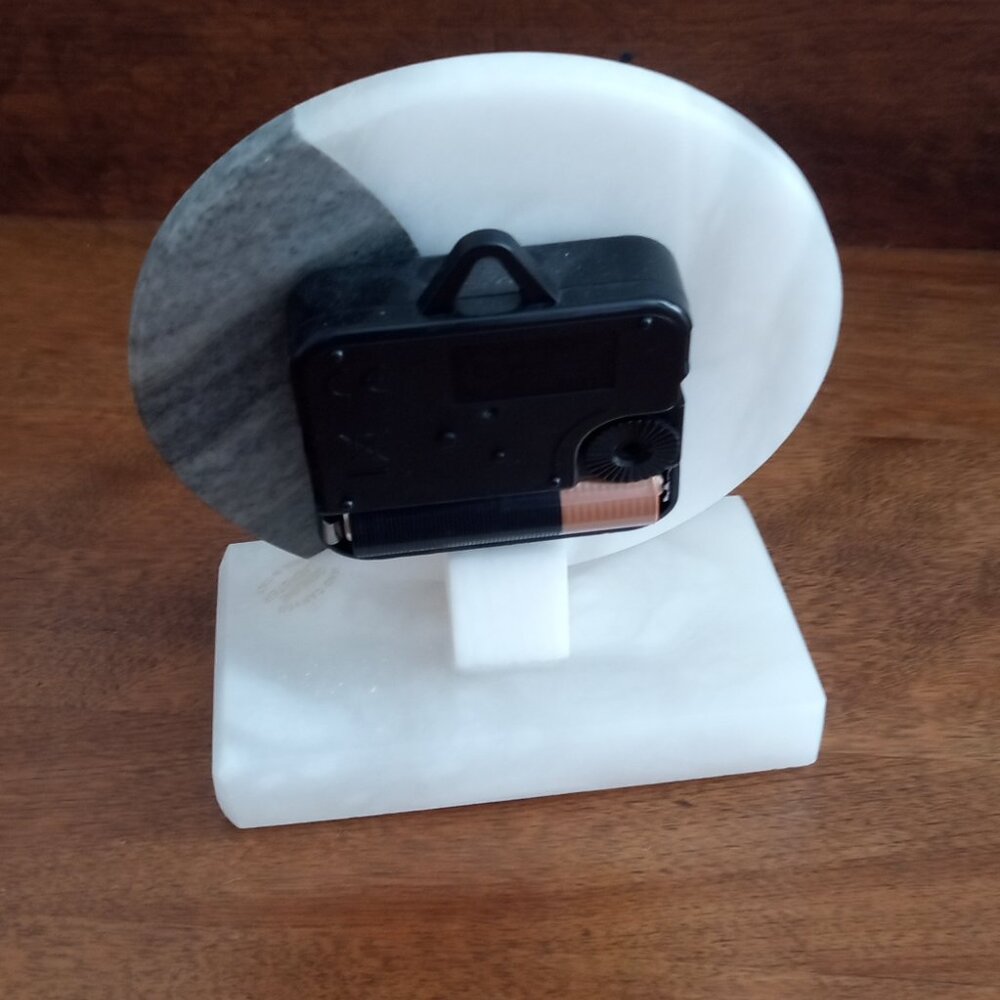 Alabaster Table/Desk/Shelf Clock - Picture 4 of 6